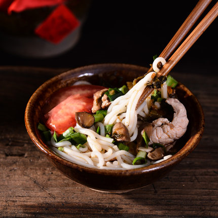 天猫 滇邹鲁 桥香园过桥米线 500g 6.6元包邮